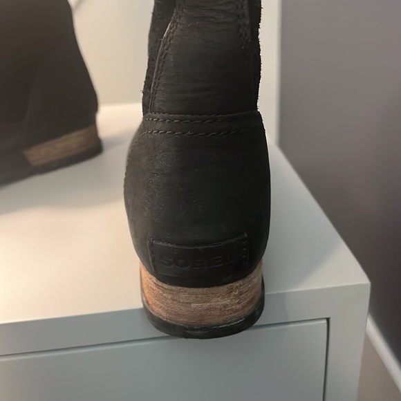 Black sorel boots - Picture 2 of 4